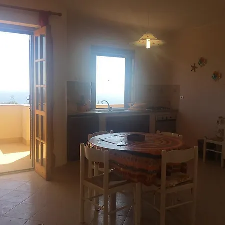Villa Amarilla Santa Maria (Vibo Valentia)
