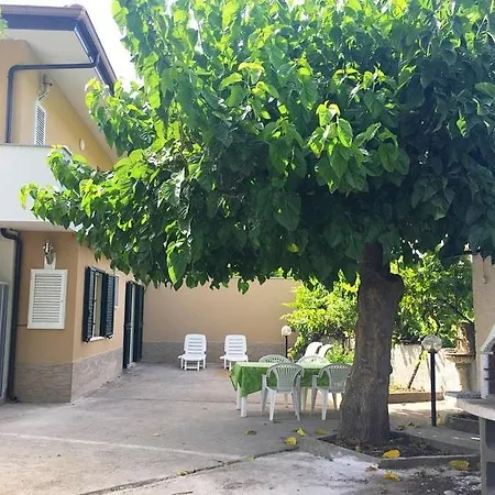 Villa Amarilla Santa Maria (Vibo Valentia)