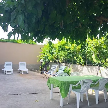 Villa Amarilla *